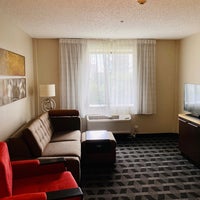 Foto diambil di TownePlace Suites by Marriott Albany Downtown/Medical Center oleh Sherry H. pada 8/1/2021