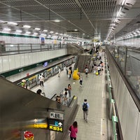 Photo taken at MRT Gongguan Station by Lucas F. on 9/8/2022