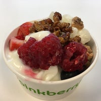 Photo taken at Pinkberry by Addy C. on 1/3/2017