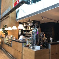 รูปภาพถ่ายที่ Caffè Vergnano 1882 Singapore (South Beach) โดย Angel เมื่อ 10/5/2018