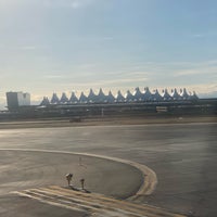 Foto tirada no(a) Aeroporto Internacional de Denver (DEN) por Mary N. em 3/22/2024