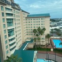 Foto diambil di The Florida Hotel &amp;amp; Conference Center oleh Mary N. pada 12/20/2020