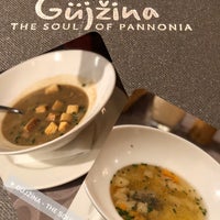 2/1/2020 tarihinde Simit C.ziyaretçi tarafından Güjžina - The Soul of Pannonia Restaurant'de çekilen fotoğraf