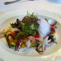 6/30/2013 tarihinde Anastasiya T.ziyaretçi tarafından Fish &amp; Seafood Restaurant Kuninga'de çekilen fotoğraf