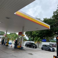 Foto tomada en Shell Petrol Station  por Firdaus el 7/13/2021