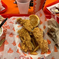 Photo taken at Popeyes Louisiana Kitchen by Em 🤪💫 on 12/12/2019