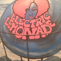 2/5/2014 tarihinde Meanwho L.ziyaretçi tarafından Electric Lemonade'de çekilen fotoğraf