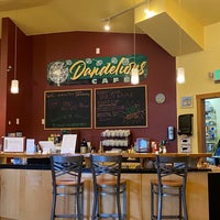 2/22/2024 tarihinde J J.ziyaretçi tarafından Dandelions Cafe'de çekilen fotoğraf