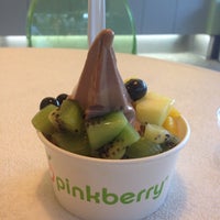 Photo taken at Pinkberry by Leanna B. on 12/14/2013