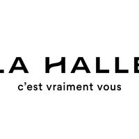 Photo taken at La Halle aux Chaussures by Partoo on 5/14/2019