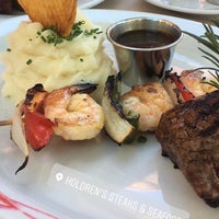 Снимок сделан в Holdren&amp;#39;s Steaks &amp;amp; Seafood пользователем Maru M. 9/14/2018