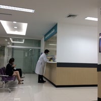 Photo taken at Faculty of Dentistry by Yutiwit D. on 9/19/2018
