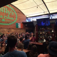 Foto tomada en Reilly&amp;#39;s Irish Tavern  por Louisa F. el 7/15/2018