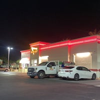 Photo taken at In-N-Out Burger by Moe 6. on 8/24/2022