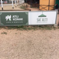 รูปภาพถ่ายที่ Atlı Konak Cafe &amp;amp; Binicilik โดย Mohammad A. เมื่อ 8/31/2019