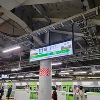 Photo taken at JR Platforms 3-4 by 寒椿 / Kantsubaki on 10/28/2022