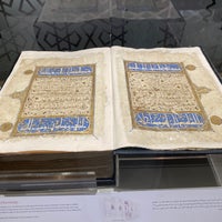 Photo taken at متحف الفيصل للفنّ العربي الإسلامي by THAHER . on 3/26/2022