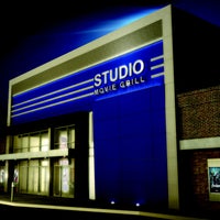 7/23/2018 tarihinde Studio M.ziyaretçi tarafından Studio Movie Grill Wheaton'de çekilen fotoğraf
