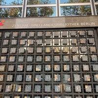 Photo taken at Berliner Stadtbibliothek | ZLB by Selen . on 10/30/2022