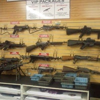 Foto scattata a The Gun Store da Rob P. il 8/20/2011