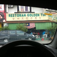 Foto scattata a Golden Tin Restaurant (金田美食茶餐室) da Rudylee il 9/16/2011