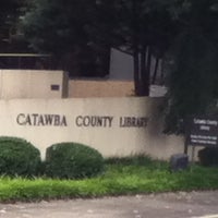 รูปภาพถ่ายที่ Catawba County Library โดย Greg A. เมื่อ 8/18/2012