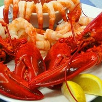 Foto diambil di Red Lobster oleh Steve T. pada 4/3/2012