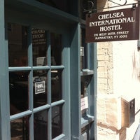 Photo taken at Chelsea International Hostel by Breno S. on 6/14/2012