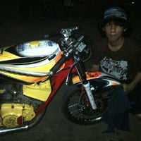 Photo taken at Dhanu Motor New Version by Liana W. on 11/13/2011