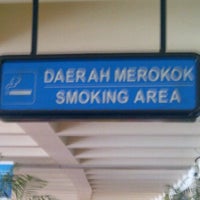 Photo taken at smoking area arrival E/D by deddy R. on 1/25/2012