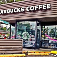 Photo taken at Starbucks by Do N. on 8/18/2012