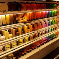 รูปภาพถ่ายที่ Sephora โดย Luana M. เมื่อ 3/14/2012