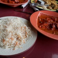 Foto diambil di Shalimar Restaurant oleh Ahmed S. pada 3/10/2012