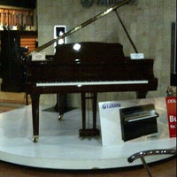 Photo taken at Yamaha Relasi Music School by Liliana T. on 10/14/2011