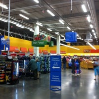 9/16/2011 tarihinde Dinh P.ziyaretçi tarafından Walmart'de çekilen fotoğraf