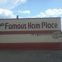Снимок сделан в Mike&amp;#39;s Famous Ham Place пользователем phil w. 7/15/2012