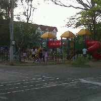 Photo taken at สนามเด็กเล่น รินทร์ทอง by ร้านวารุณีดอทเน็ท แ. on 11/6/2011