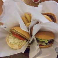 Photo taken at Freshness Burger by Kohichi T. on 9/9/2012