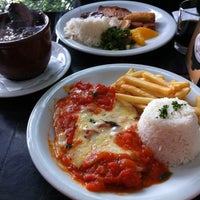 รูปภาพถ่ายที่ Capitale Restaurante โดย Cris P. เมื่อ 7/18/2012