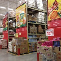 Photo taken at Makro by Cami P. on 7/3/2012