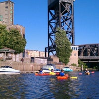 Das Foto wurde bei BFLO Harbor Kayak von Jay am 8/22/2012 aufgenommen
