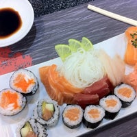 Photo taken at Sushi Bar Pingo Doce by Martim W. on 8/10/2012