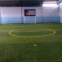 2/1/2012 tarihinde Bagio W.ziyaretçi tarafından Manna Flooring (Kontraktor Pemasang Lapangan Futsal Di Indonesia)'de çekilen fotoğraf