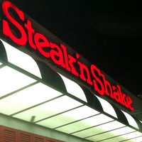 Photo taken at Steak &amp;#39;n Shake by Steve S. on 8/20/2012