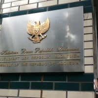 Photo taken at Botschaft der Republik Indonesien | Indonesian Embassy by Ramona S. on 8/28/2011