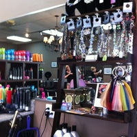 Photo taken at Salon 86 by Abby W. on 6/4/2011