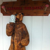 Das Foto wurde bei Lakeside Creamery von Beverlee am 7/29/2012 aufgenommen