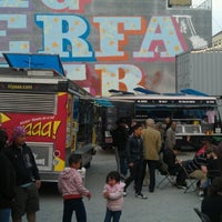 Photo taken at Off the Grid: Hayes Valley @ Proxy by Vijay R. on 6/29/2012