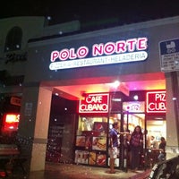 รูปภาพถ่ายที่ Polo Norte - Palm Springs North โดย CINDY เมื่อ 9/1/2011