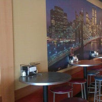 4/11/2012にLaura G.がNYC Pizza Cafeで撮った写真